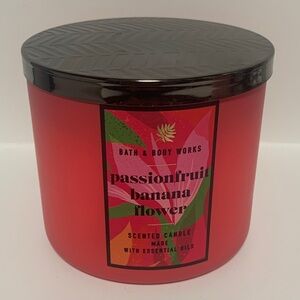 Bath & Body Works Passionfruit Banana Flower Candle - Vibrant Red